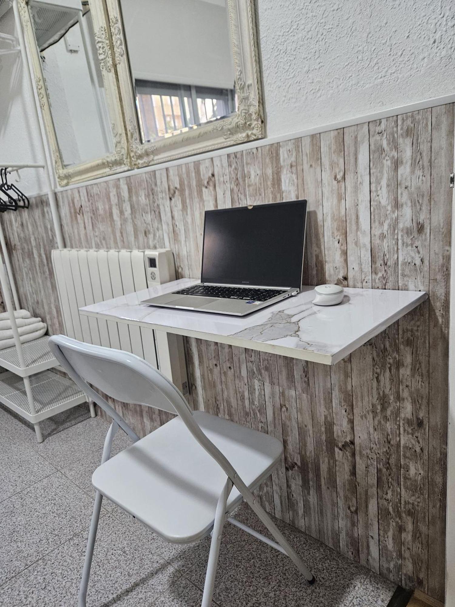 Habitacion En Casa De Familia "Valenciabonita" Eksteriør bilde